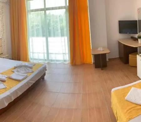 Casa de hóspedes Elva 3*